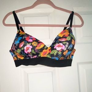 Victorias Secret Wireless bra NWOT